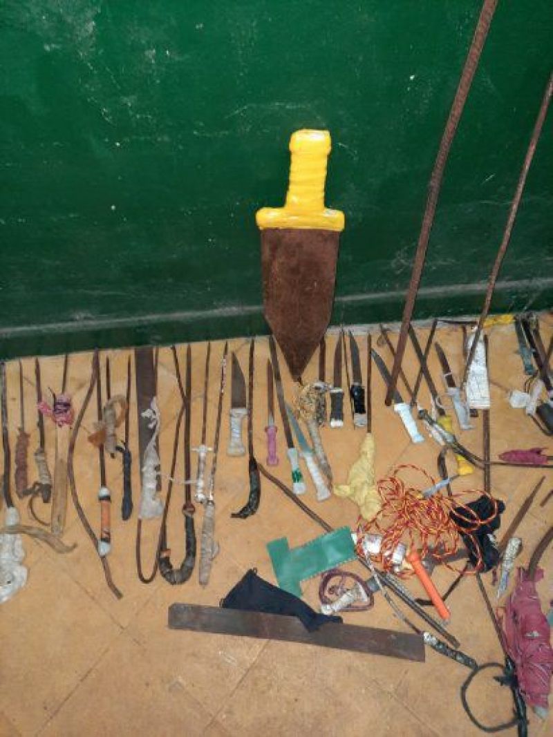 Varios cuchillos de fabricaciÃ³n casera se incautan en TacumbÃº