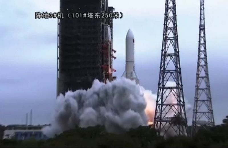 Los restos de un cohete chino fuera de control podrÃ­an estrellarse pronto contra la Tierra. Â¿CuÃ¡n peligroso es realmente?