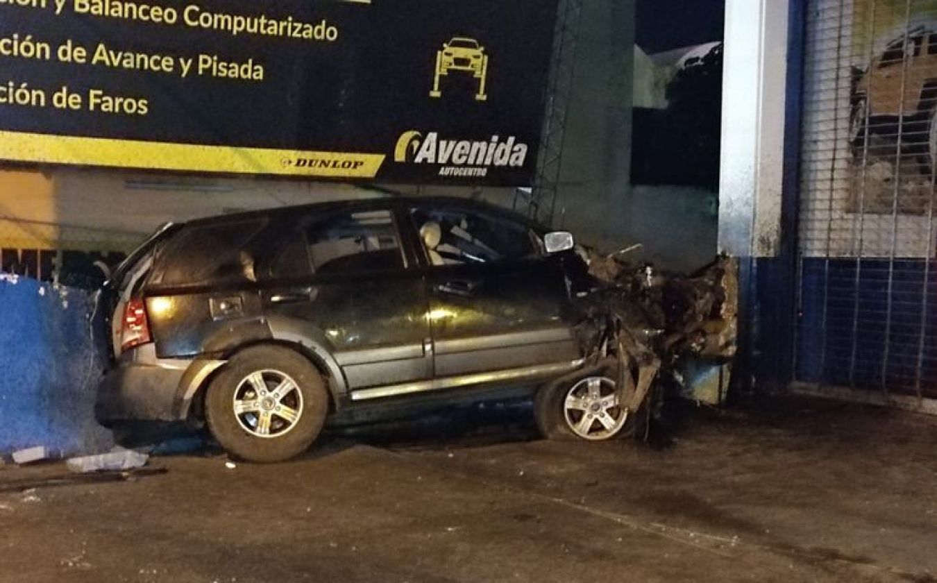 Tres muertos en choque de camioneta en San Lorenzo
