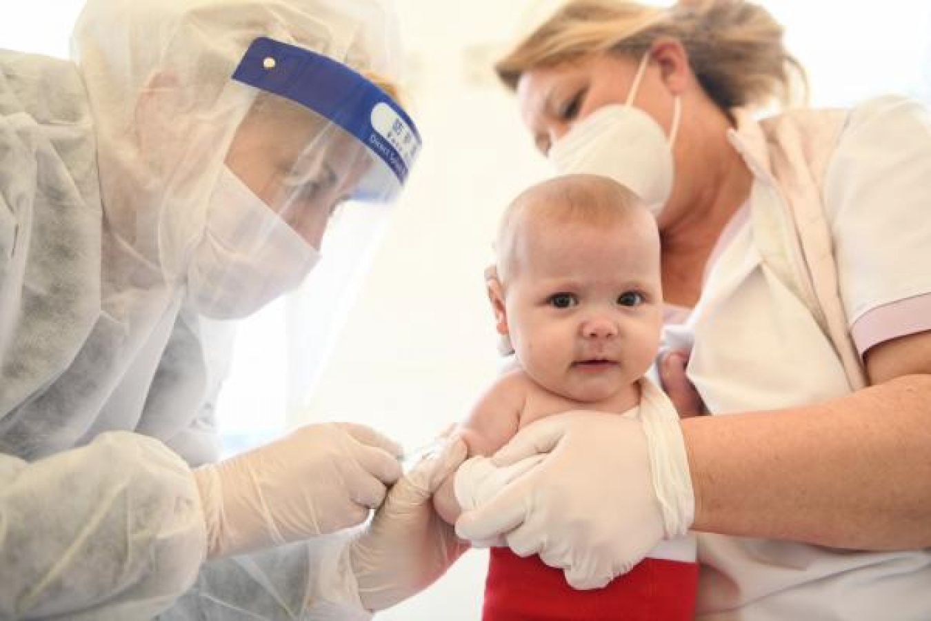EEUU autoriza vacunación de niños mayores de 6 meses contra el COVID
