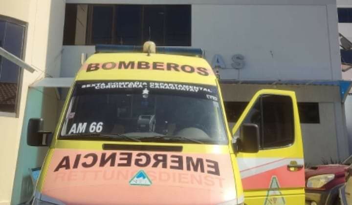 Sicarios rematan a víctima dentro de una ambulancia en Cordillera