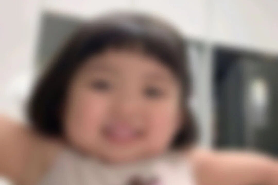 Mamá de niña coreana que “se convirtió en meme” demandó a empresas por usar imagen de su hija
