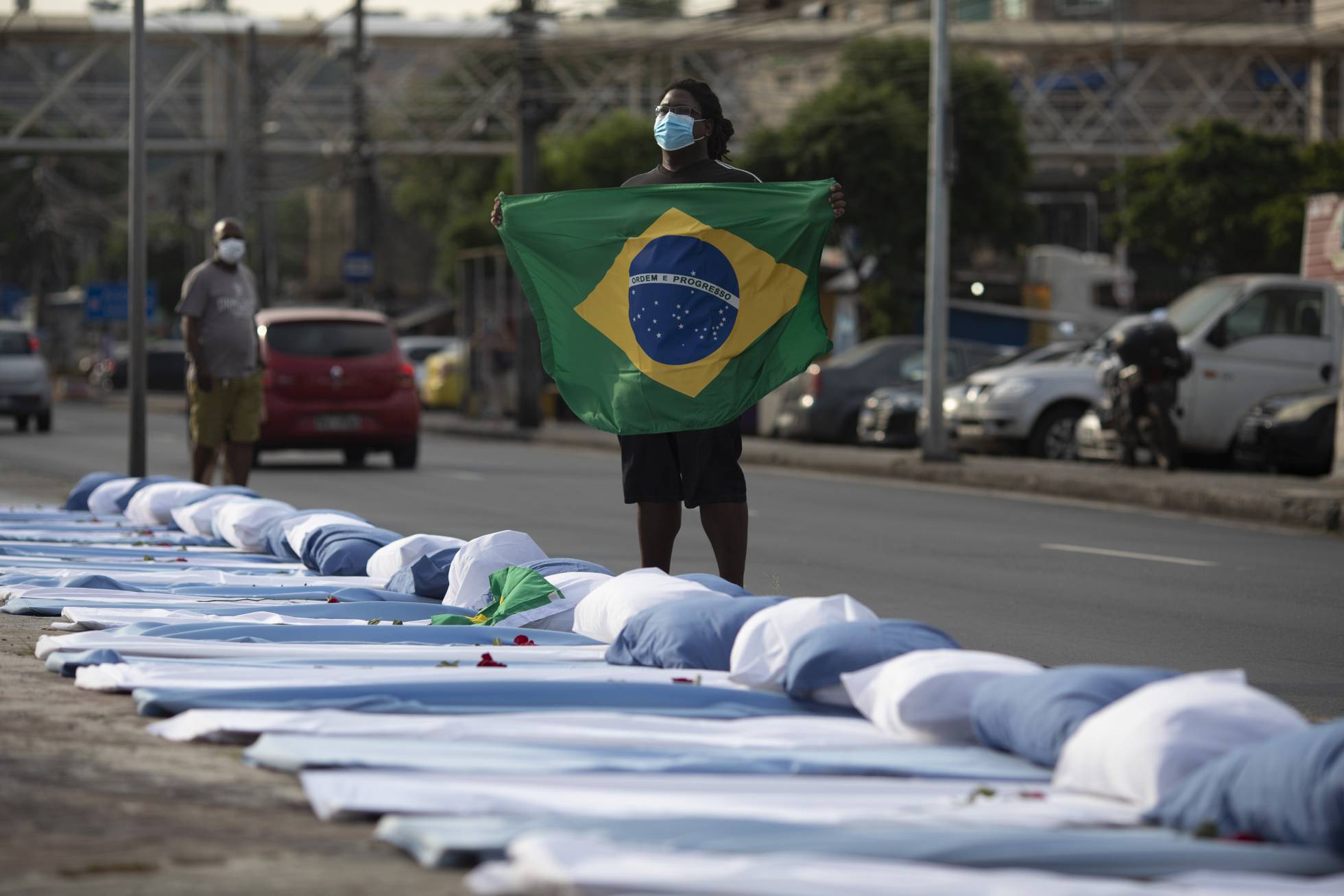 Brasil alcanza 700.000 muertes por covid tres años después del inicio de la pandemia