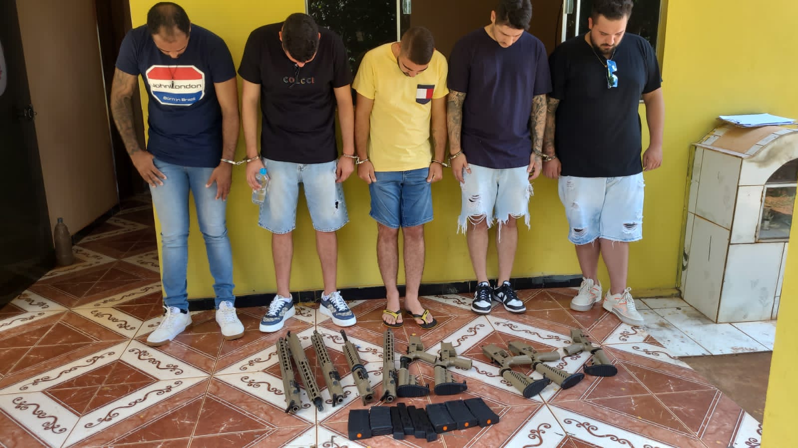 Detienen a cinco brasileños en Canindeyú e incautan armas de “última generación”