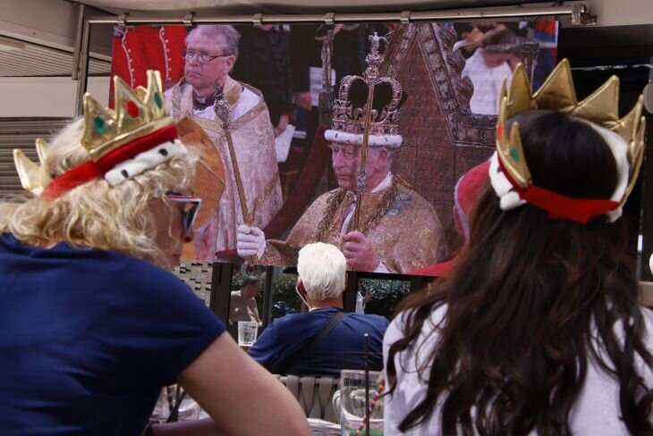 Carlos III es coronado en Reino Unido: "Dios salve al Rey"