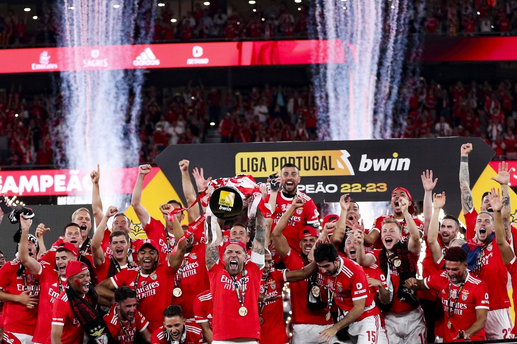 Benfica recupera la corona de la liga de Portugal